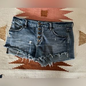 FREE PEOPLE  Women’s Cut Off Shorts Size 29
